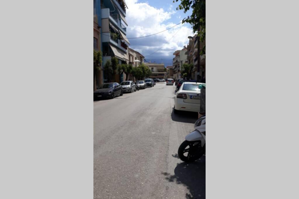 פאטרה Bilocale - Δίχωρο Διαμέρισμα Δίπλα Στα Ψηλαλώνια מראה חיצוני תמונה